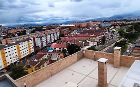 Aparta estudios central Con ascensor 503